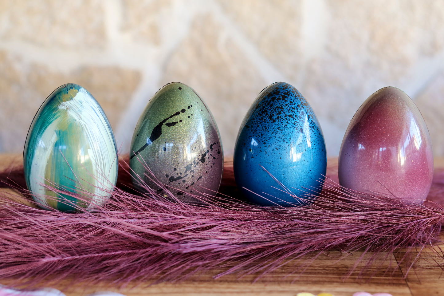 Uovo colorato fondente